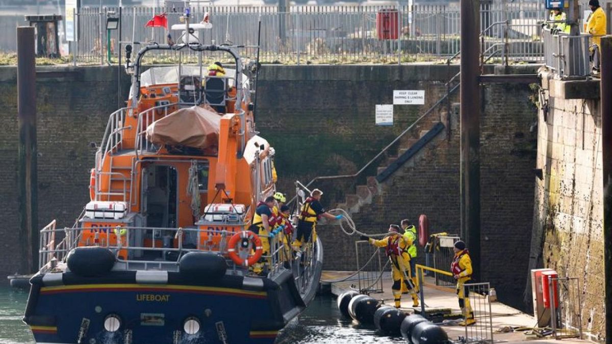 Four Dead After Migrant Boat Capsizes Off English Coast | Euronews