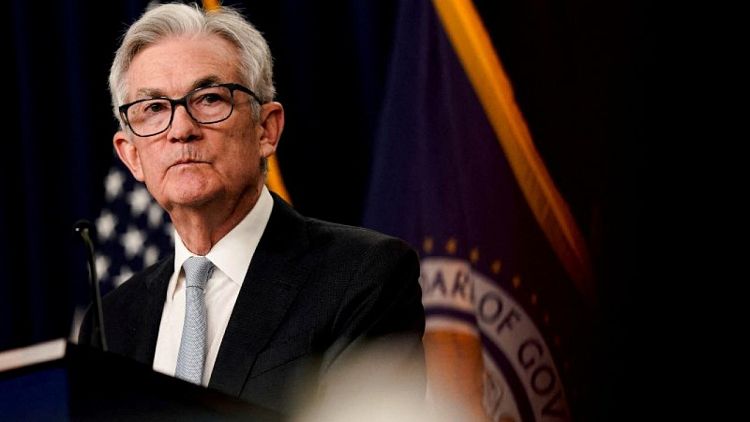 Powell dice que es demasiado pronto para hablar de bajar las tasas de la Fed
