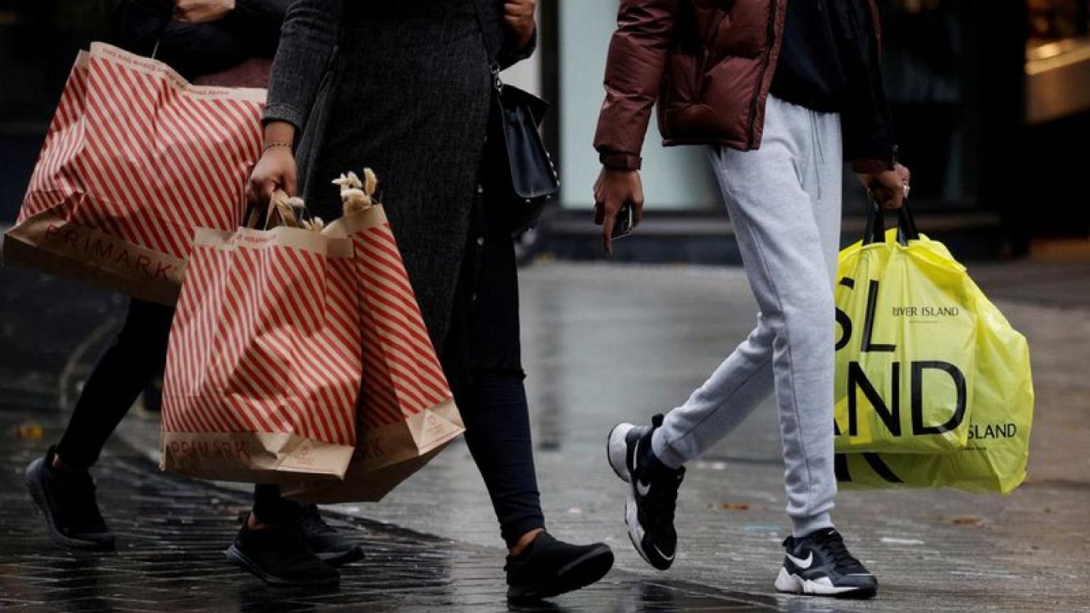 British shoppers defy cost-of-living crisis at Christmas