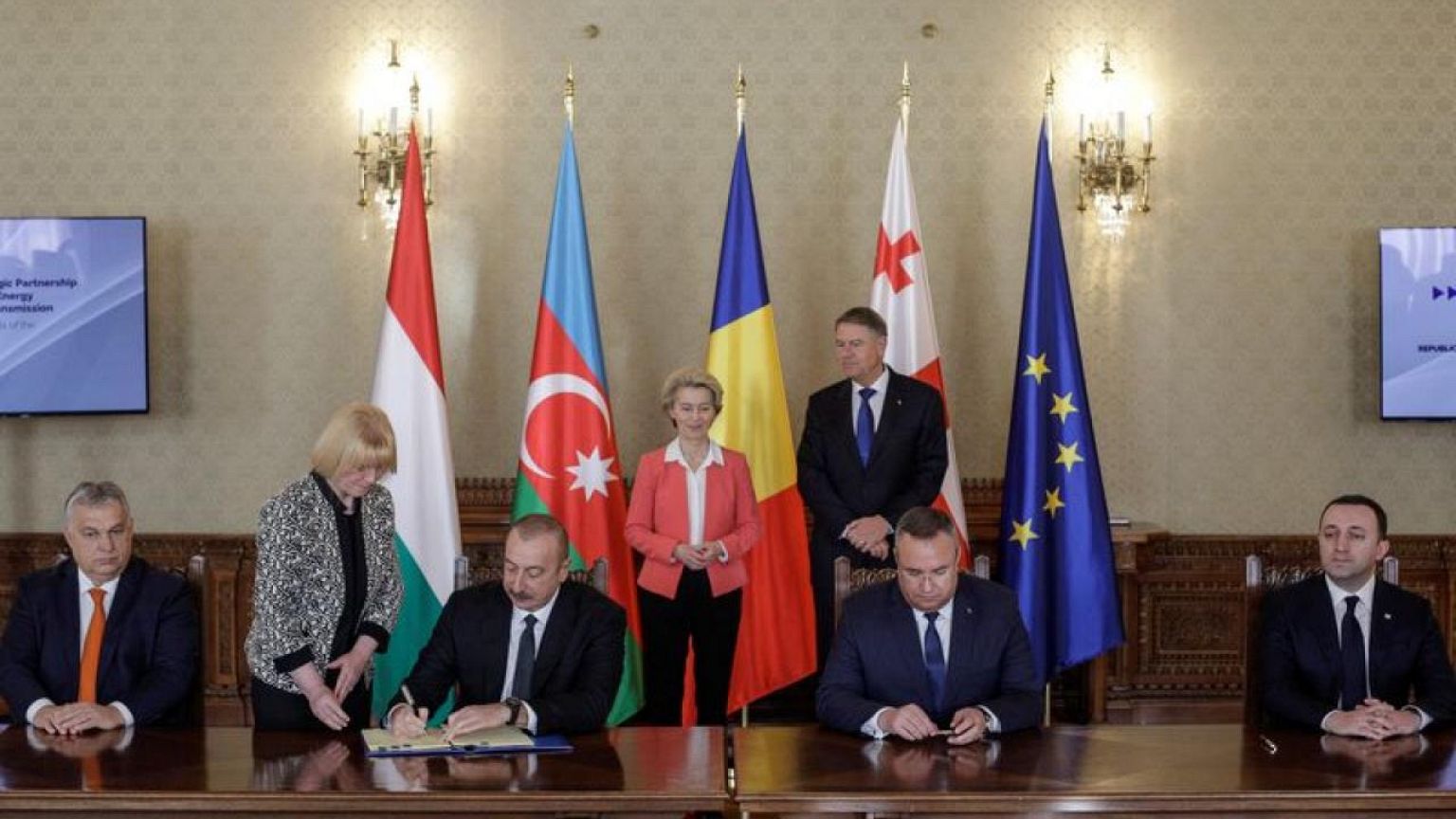 Four leaders sign agreement to bring green Azeri energy to Europe