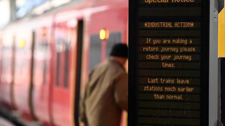 Los ferroviarios británicos inician el nuevo año con una huelga de una semana