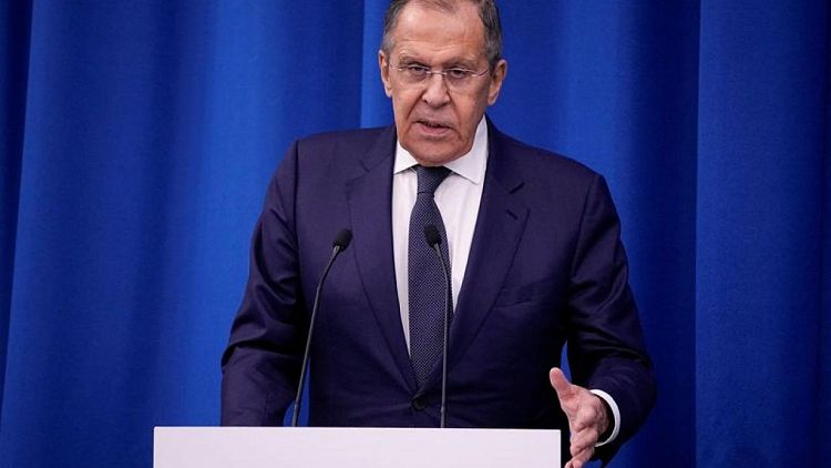 Lavrov: Ucrania debe cumplir las propuestas de Moscú o nuestro ejército decidirá