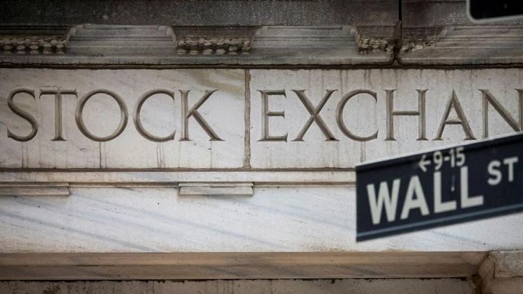 Wall Street sube con las acciones de crecimiento empujando un día flojo