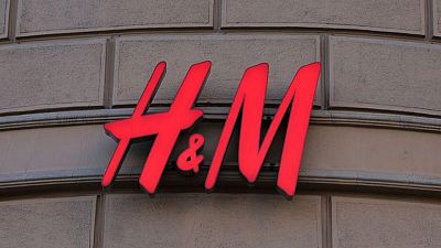 H&M agrees to pay a 500 euro bonus to 4,000 workers in January