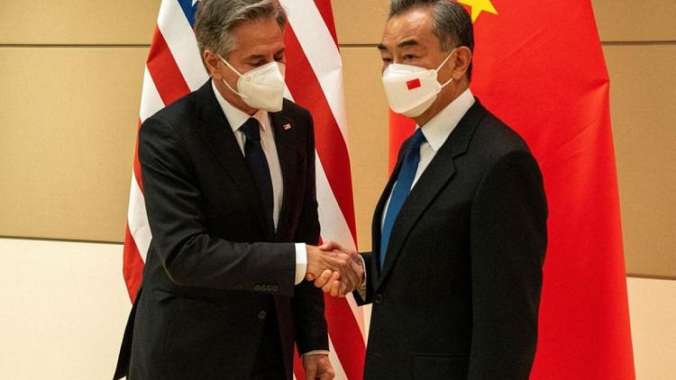Pekín dice que EEUU debe dejar de "intimidar" y reprimir el desarrollo de China