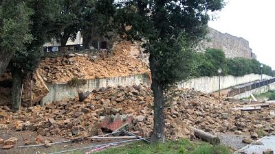 Nella notte. C'erano previsti lavori di consolidamento Nella notte. C'erano previsti lavori di consolidamento