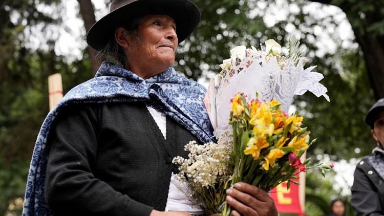 En el fuego cruzado, las muertes en protestas potencian la ira en Perú