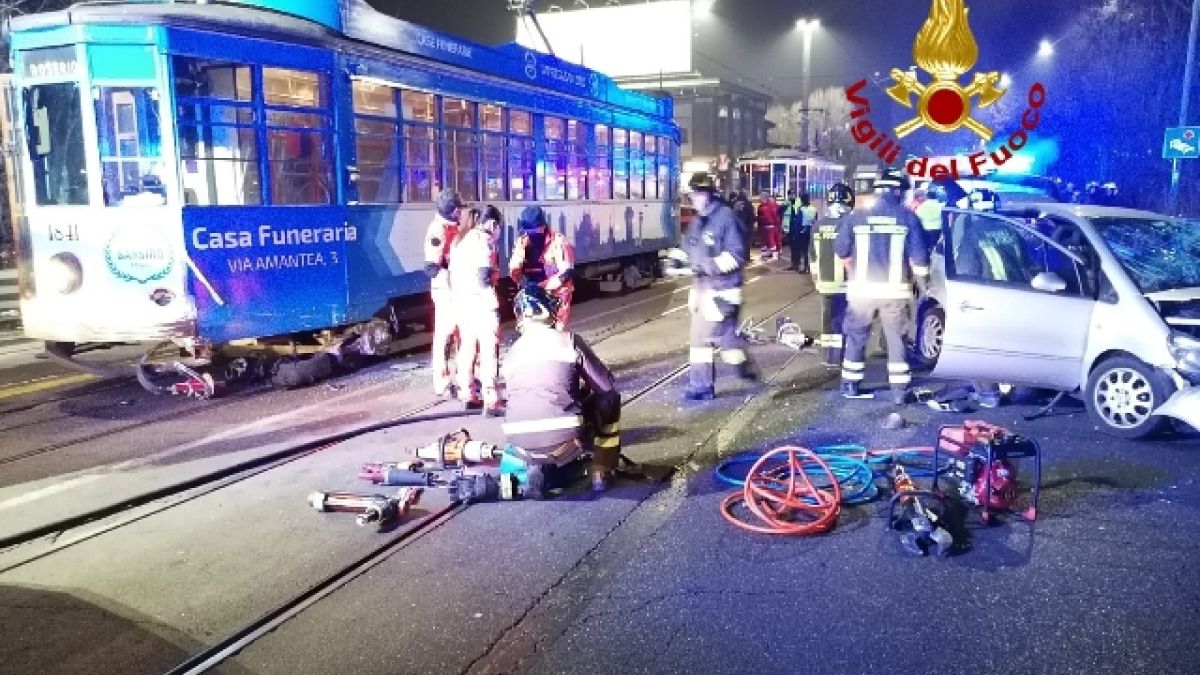 Una nuova vita per i tram 4700: primi giorni di servizio della vettura 4731  :: Segnalazione a Milano