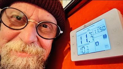 La protesta di un folignate, termosifoni spenti: "Si può fare" La protesta di un folignate, termosifoni spenti: "Si può fare"