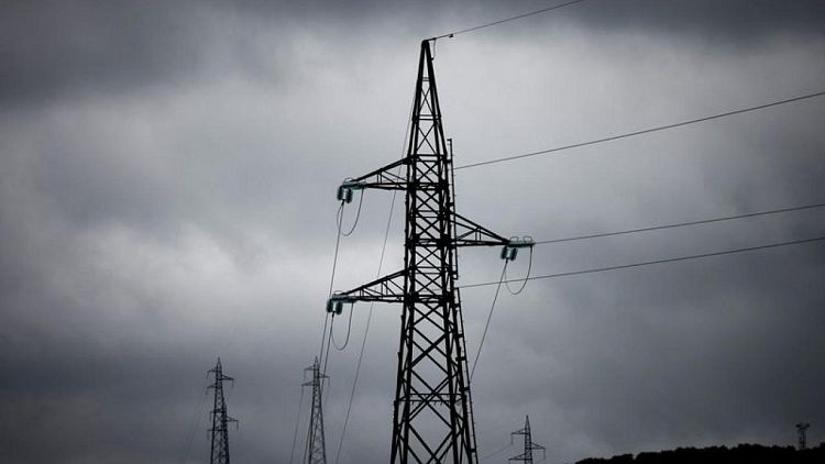 Italy regulated household electricity prices to fall 19.5% in Q1