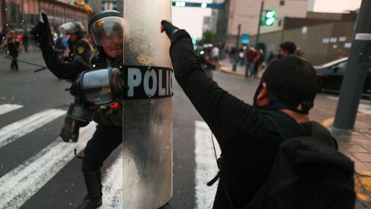 Perú promete investigar decenas de muertes en protestas y asegura que no habrá impunidad