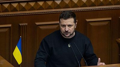 Zelenski afirma que Ucrania debe "estar preparada" en la frontera con Bielorrusia