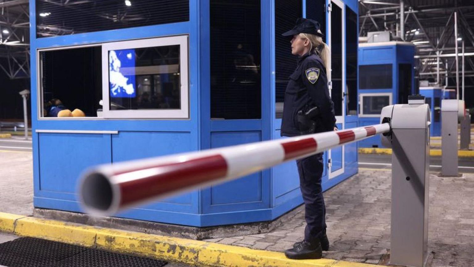 Historic new year for Croatia as it joins euro, Schengen area