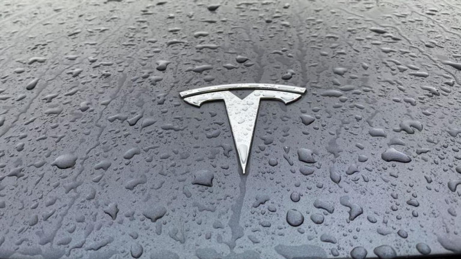 Tesla deliveries miss estimates due to logistical issues, slowing ...