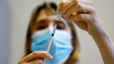 La UE ofrece vacunas COVID gratuitas a China para ayudar a frenar el brote -FT