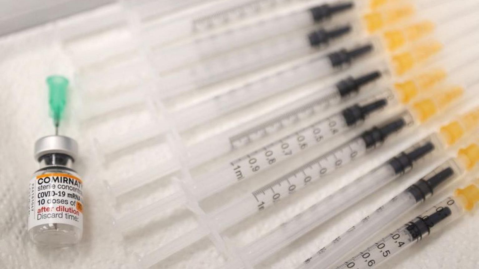 La UE ofrece vacunas gratuitas a China ante el aumento de las infecciones por COVID-19