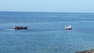 Continuano sbarchi nell'isola, arrivati in 74 su barcone Continuano sbarchi nell'isola, arrivati in 74 su barcone