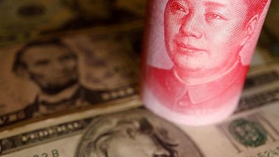 El dólar opera estable tras su reciente caída