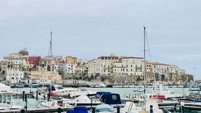 Traghetto merci e passeggeri in porto a Termoli da due giorni
