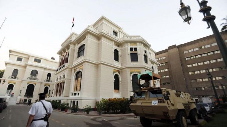 توجيهات للوزارات المصرية بترشيد الإنفاق وسط أزمة في العملة الأجنبية