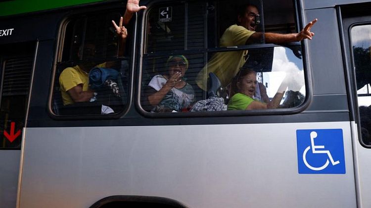 Brasil interroga a unos 1.000 manifestantes detenidos tras disturbios en la capital