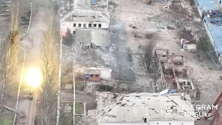 حاكم: القوات الأوكرانية تسيطر على سوليدار على الرغم من مزاعم روسيا