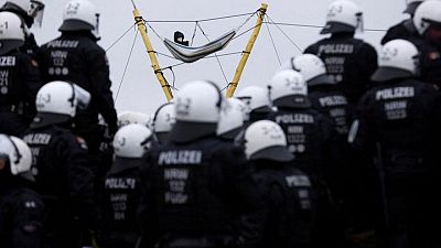 La alemana RWE pide el fin de las protestas por la ampliación de una mina de carbón