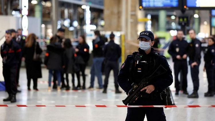 Un hombre hiere a varias personas con un cuchillo en París Norte -France Bleu