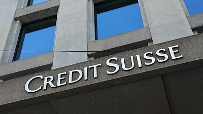 Credit Suisse podría reducir a la mitad las primas para 2022 -Bloomberg News