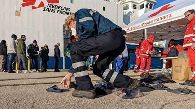 A bordo 73 naufraghi, 'sofferenti e torturati' A bordo 73 naufraghi, 'sofferenti e torturati'
