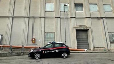 Schiacciato da un bancale, carabinieri e pompieri a Caivano