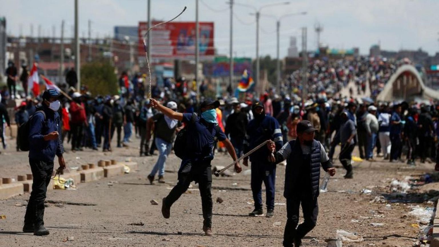 CONTEXTO-Protestas en Perú: ¿Qué hay detrás de la violencia?