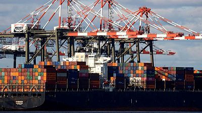 Precios de importación en EEUU repuntan; los de exportación caen