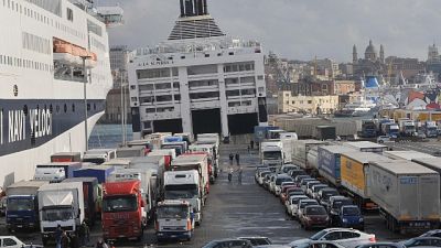 Il traghetto era ormeggiato nel porto di Genova, tante analogie