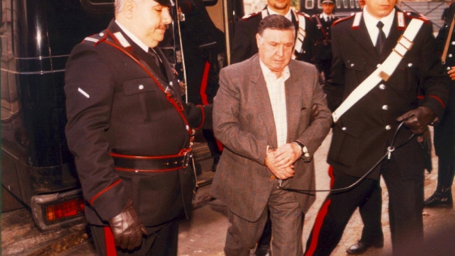 L'arresto dei carabinieri e la mancata perquisizione del covo