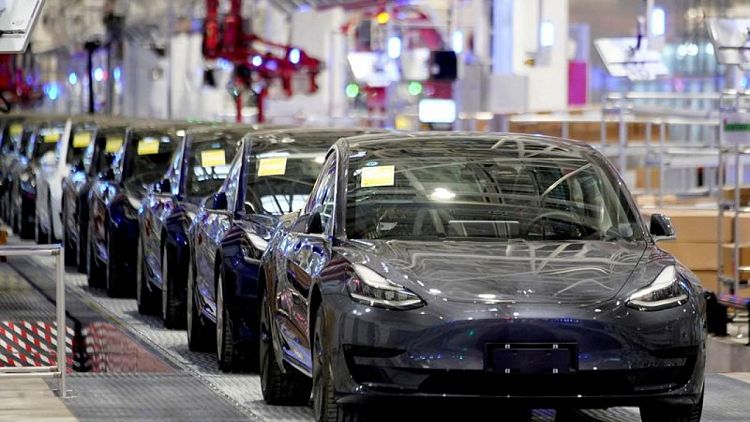 TESLA-CHINA:EXCLUSIVA: Tesla aumentará su producción en Shanghái al avivarse la demanda con el recorte de precios - nota
