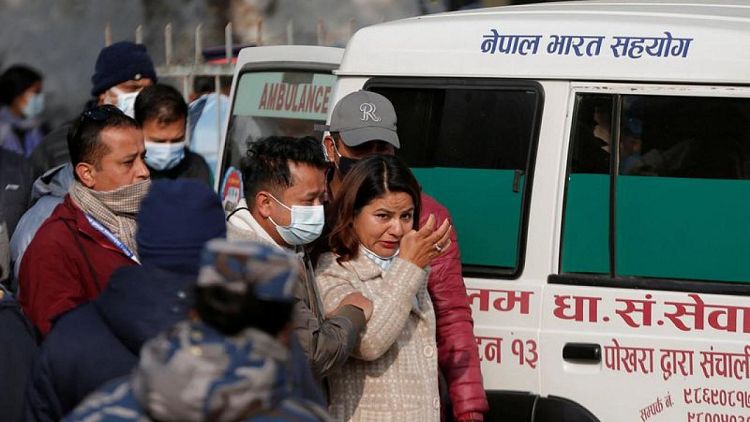 مسؤولون: لا أمل في العثور على أي ناجين من تحطم طائرة نيبال