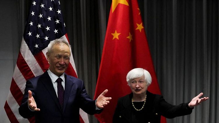 Yellen dice que EEUU y China deben comunicarse en materia económica y trabajar para evitar conflictos