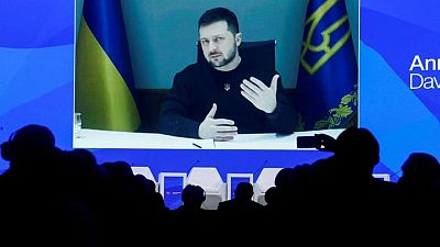 الرئيس الأوكراني يقول إنه ليس قلقا بشأن أمنه الشخصي