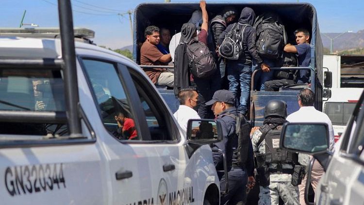 السلطات المكسيكية تعثر على 269 مهاجرا في مقطورة قرب الحدود الجنوبية