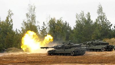 EEUU y Alemania se reúnen para abordar las discrepancias sobre los tanques para Ucrania