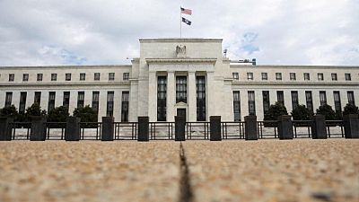 Collins de la Fed ve el pico de las tasas de interés en EEUU "justo por encima" del 5%