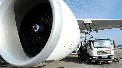 Las aerolíneas elogian el combustible ecológico pero se preguntan quién pagará