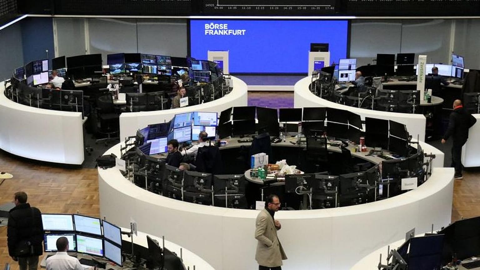 European stocks rise on economy optimism, euro hits 9-month high