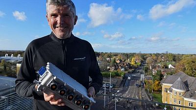 New suppliers race to plug in to electric car market