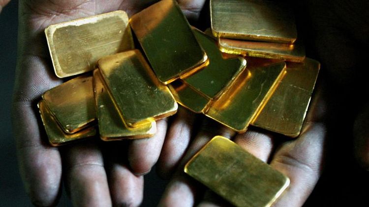 الذهب ينزل من أعلى مستوى في 9 أشهر مع ارتفاع الدولار وعوائد السندات