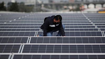 Bank funding for renewables stagnates vs oil and gas - report