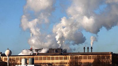La carrera por las energías limpias impulsa políticas climáticas más ambiciosas - informe
