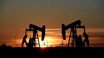 OIL-PRICES-EA7:النفط ينهي الجلسة منخفضا وسط بوادر على قوة الإمدادات الروسية
