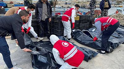 Migrant wreck off Libya kills eight with scores rescued-Red Crescent